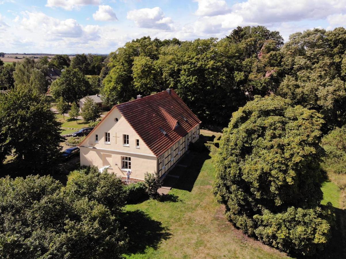 Altes Pastorat Schwichtenberg Borrentin Exterior foto