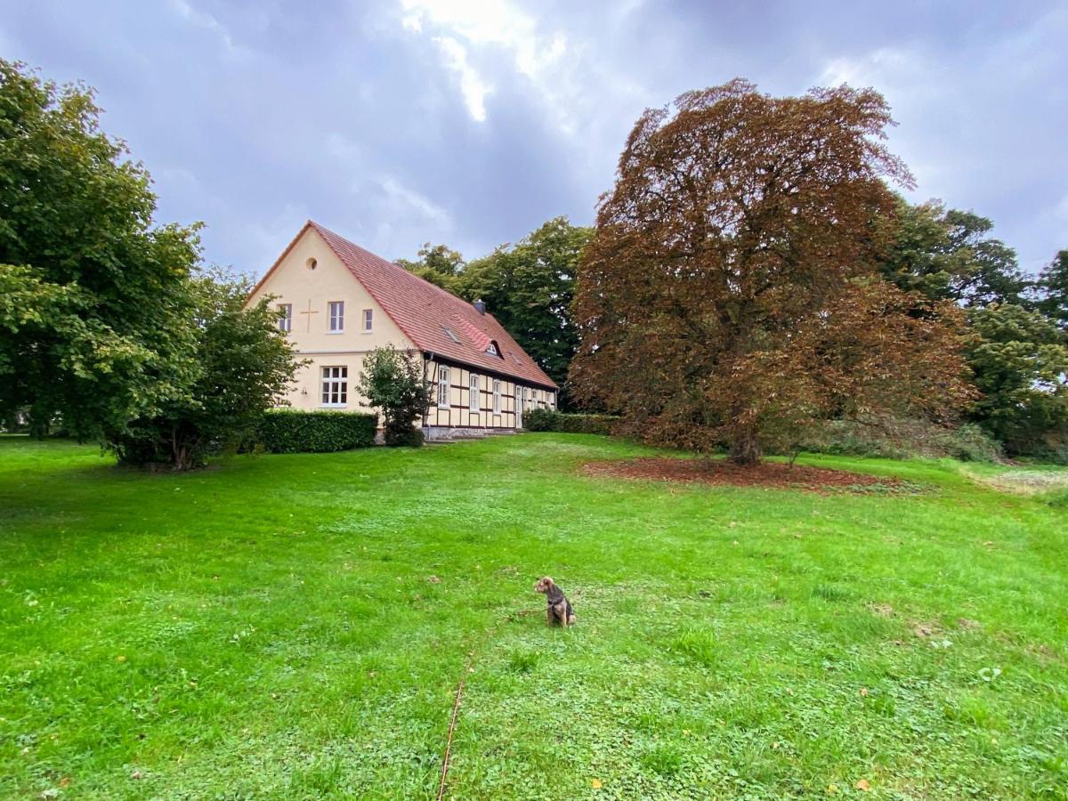 Altes Pastorat Schwichtenberg Borrentin Exterior foto