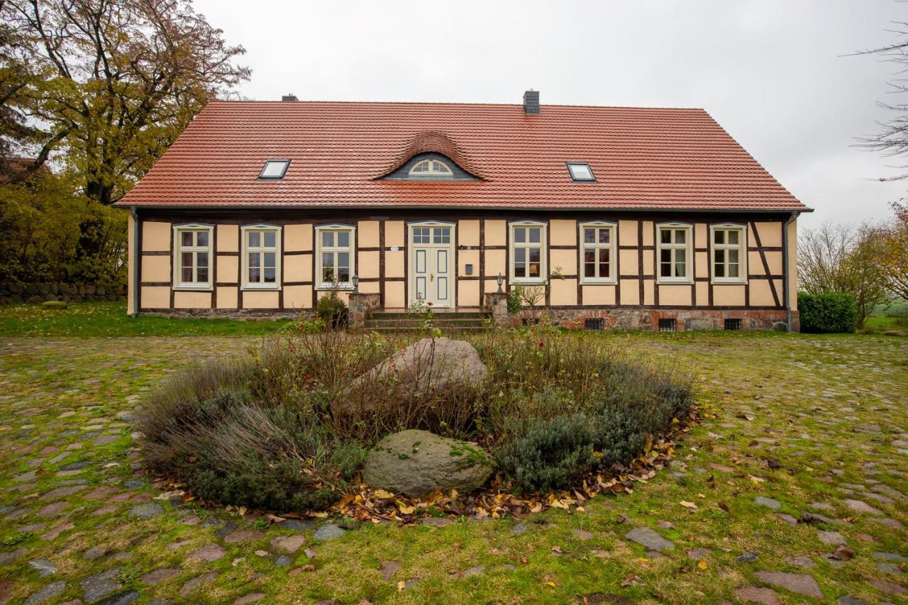 Altes Pastorat Schwichtenberg Borrentin Exterior foto